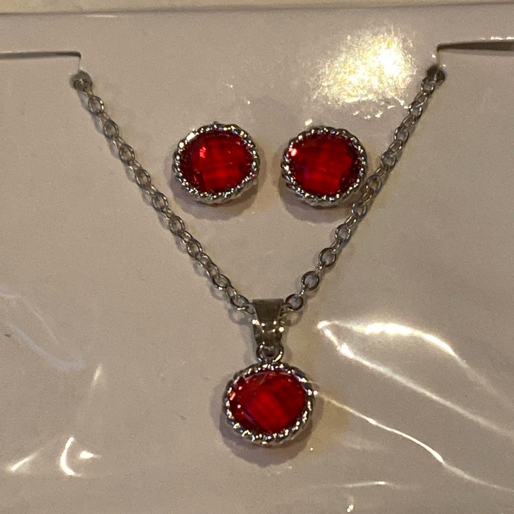 EFFY Red Pendant and Earring Set